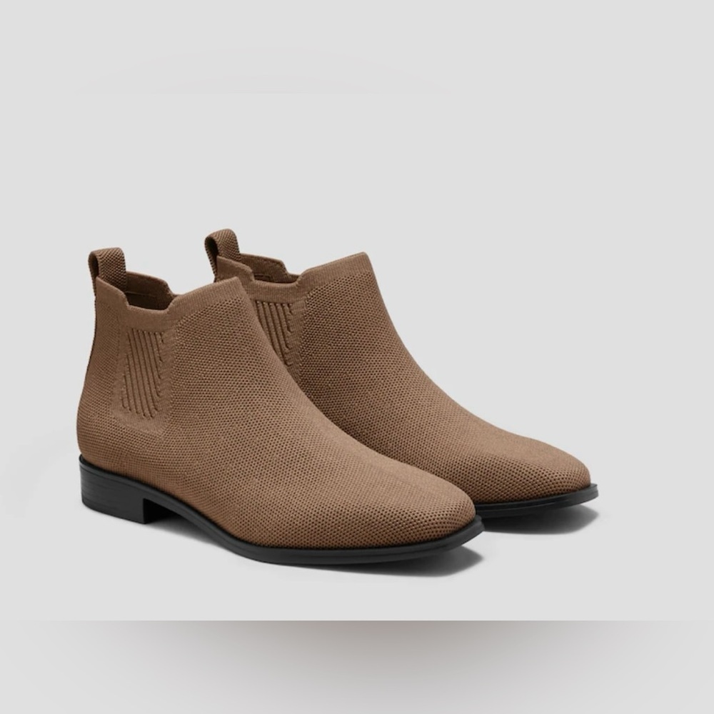 NWOT VIVAIA Square-Toe Water-Repellent Ankle Boots, Size EU 39.5/ US 8.5